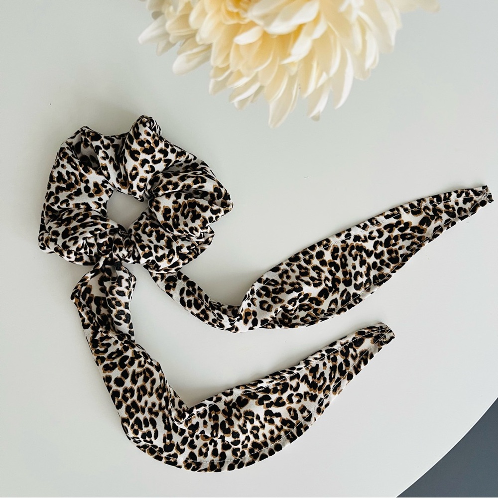 (2/$10 3/$13) Hair Scrunchie Scarf Leopard